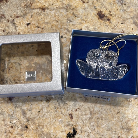 Beautiful Mikasa Double Angel Crystal Ornament in original box - Picture 2 of 6